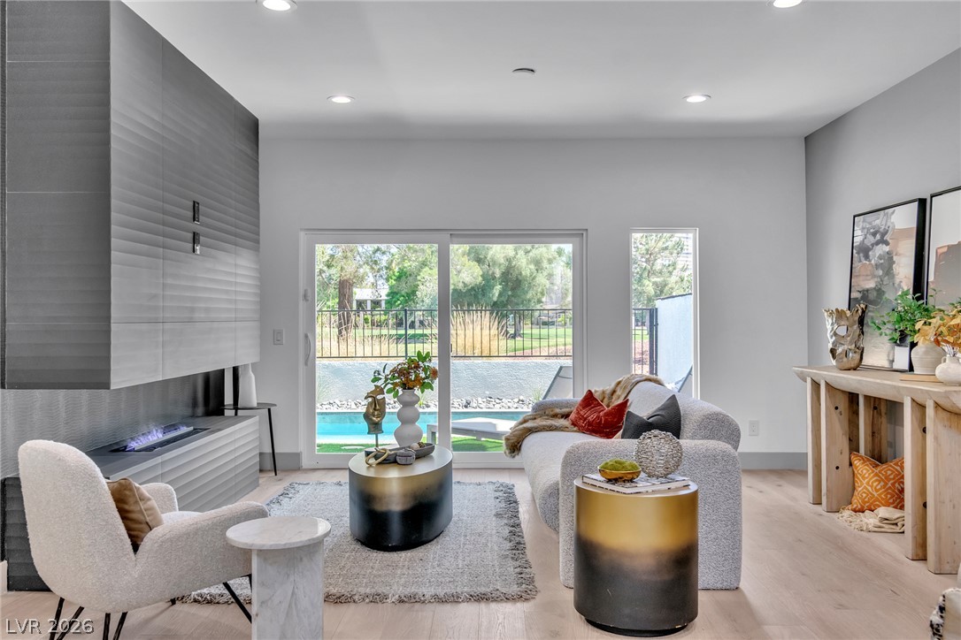 2861 Queens Courtyard Drive Property Photo 8