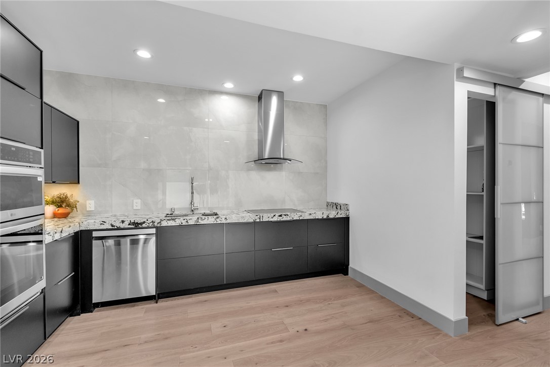 2861 Queens Courtyard Drive Property Photo 13