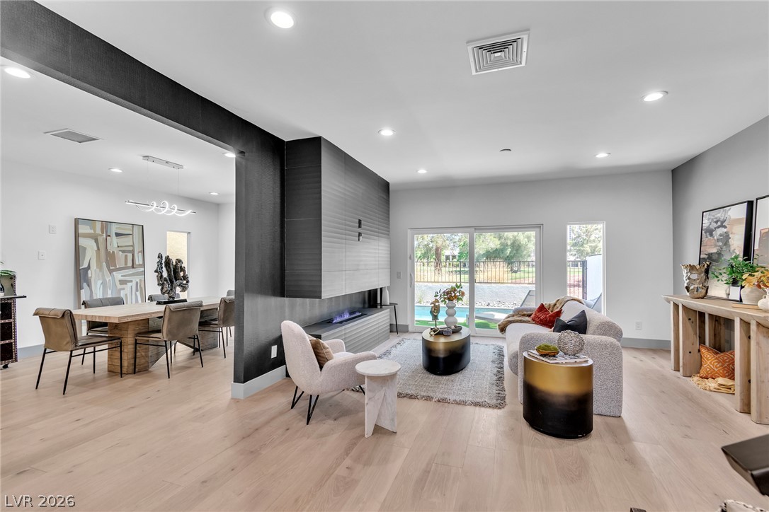 2861 Queens Courtyard Drive Property Photo 15