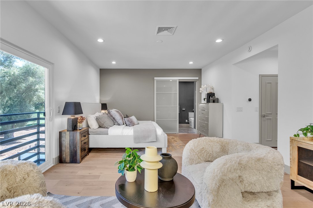 2861 Queens Courtyard Drive Property Photo 17