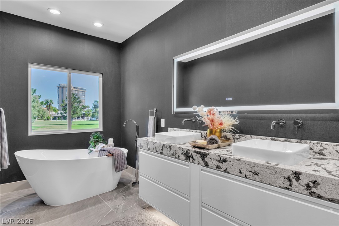 2861 Queens Courtyard Drive Property Photo 19