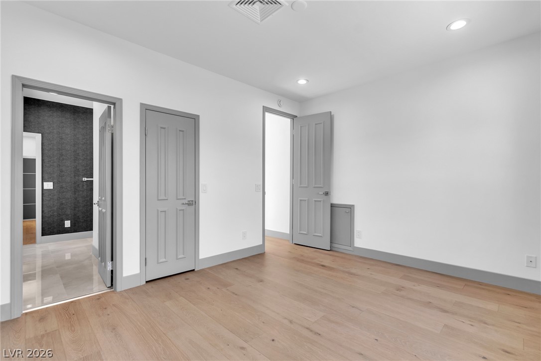 2861 Queens Courtyard Drive Property Photo 30