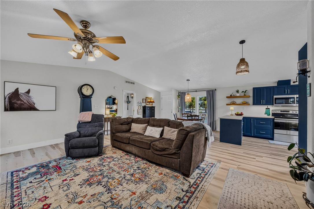 1640 North Woodchips Road Property Photo 11