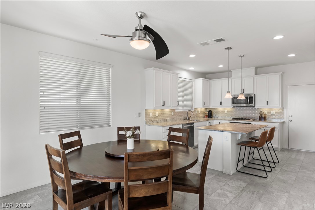 225 Moonshot Street Property Photo 5