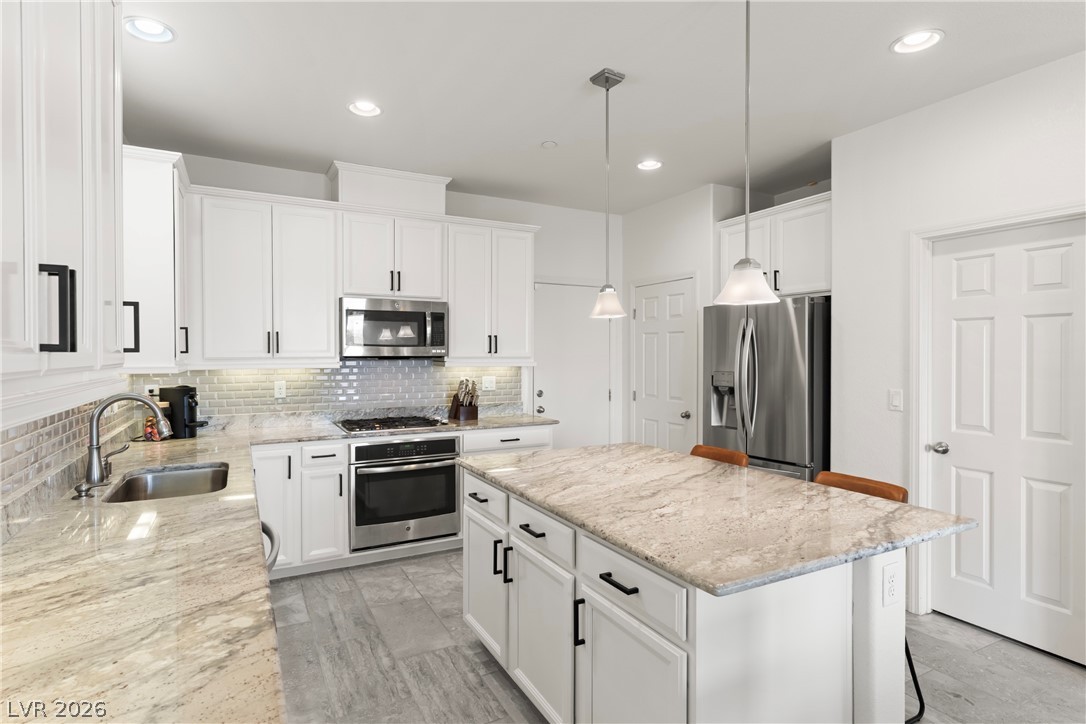 225 Moonshot Street Property Photo 6