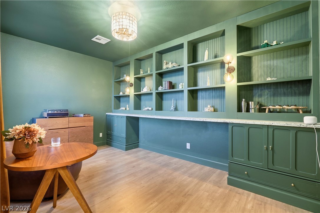 9404 Forest Edge Avenue Property Photo 12