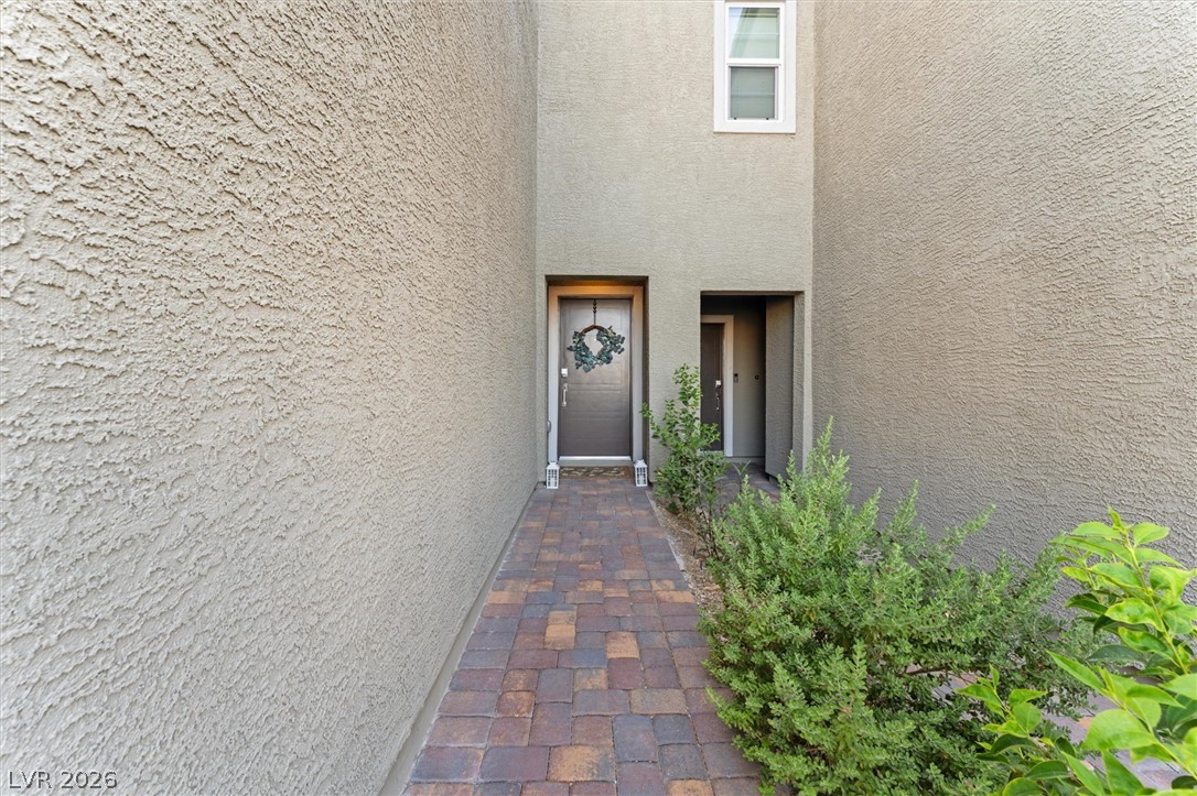 9481 Sky Pointe Drive Property Photo 7