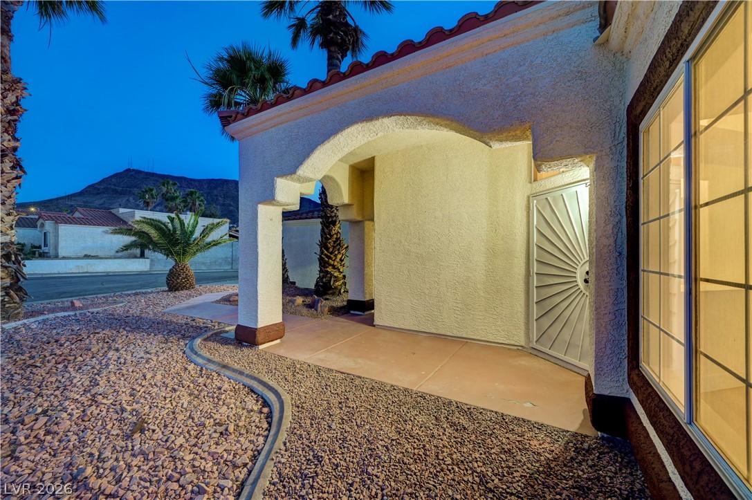 400 Breeze Way Property Photo 2