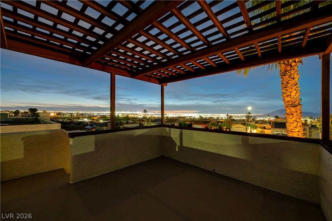 400 Breeze Way Property Photo 9