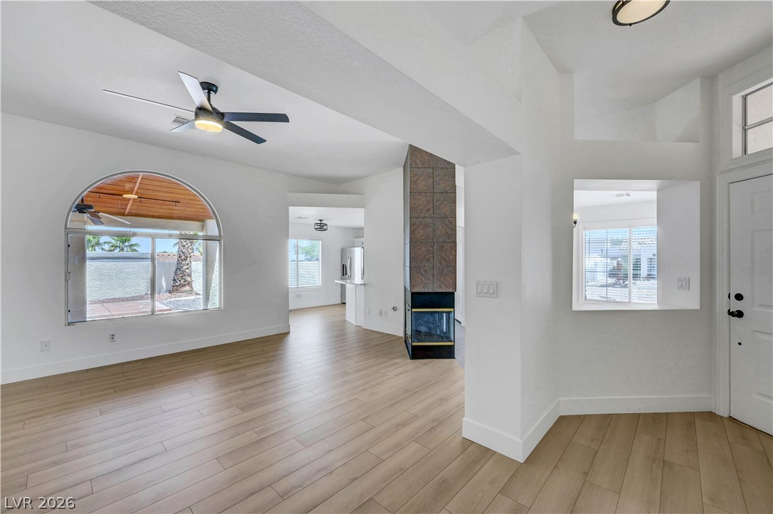 400 Breeze Way Property Photo 17