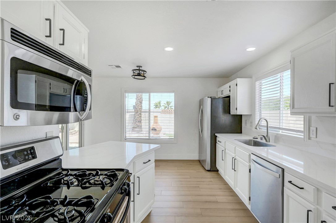 400 Breeze Way Property Photo 22