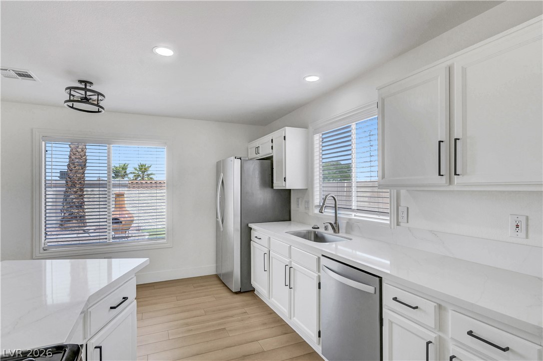 400 Breeze Way Property Photo 23