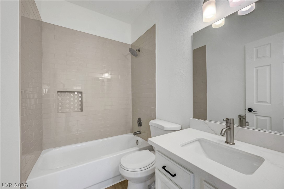 400 Breeze Way Property Photo 31