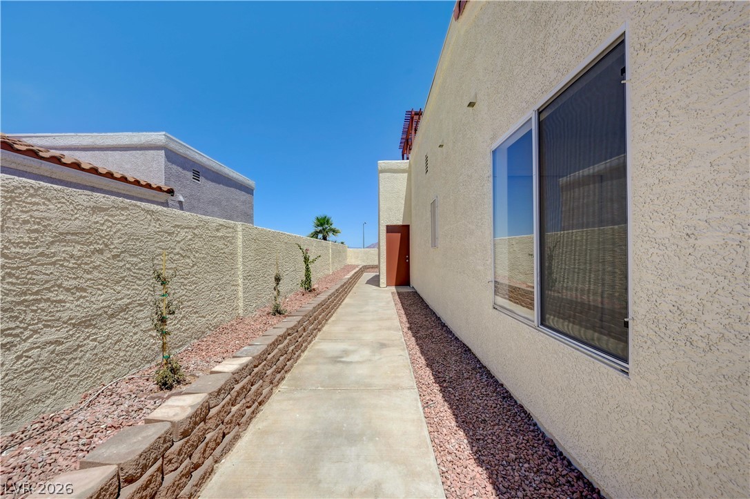 400 Breeze Way Property Photo 50