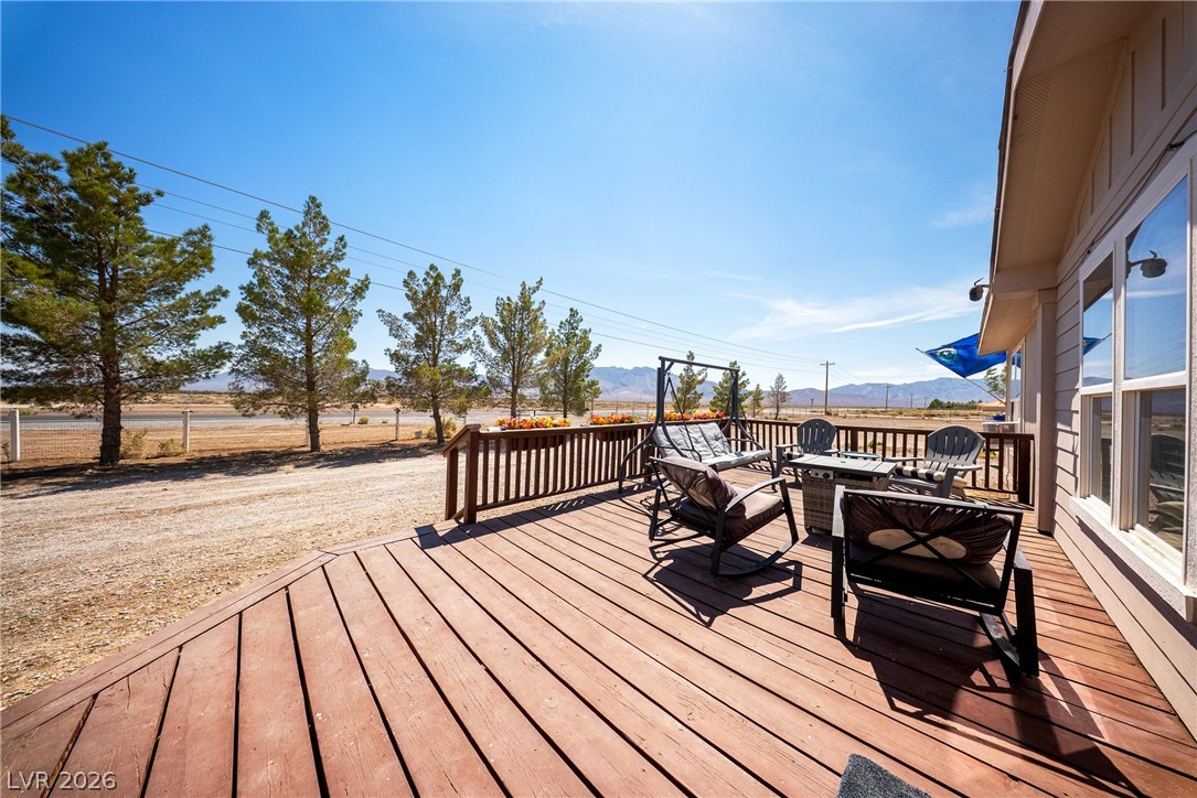 2600 West Gamebird Road Property Photo 3