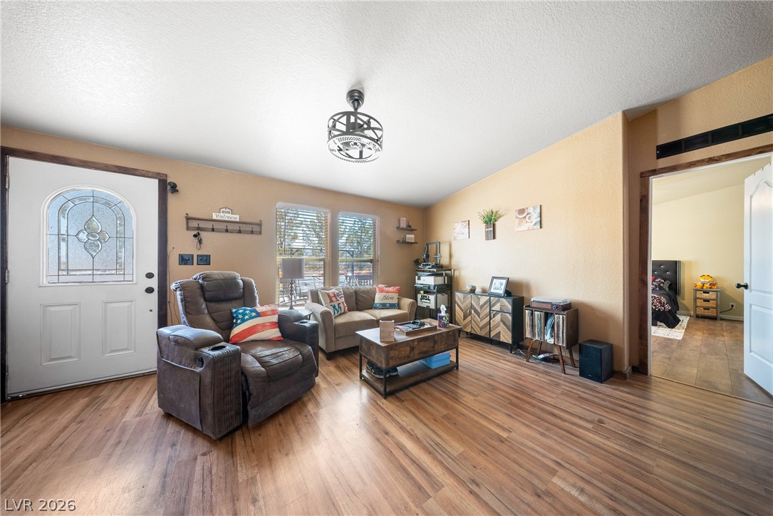 2600 West Gamebird Road Property Photo 6