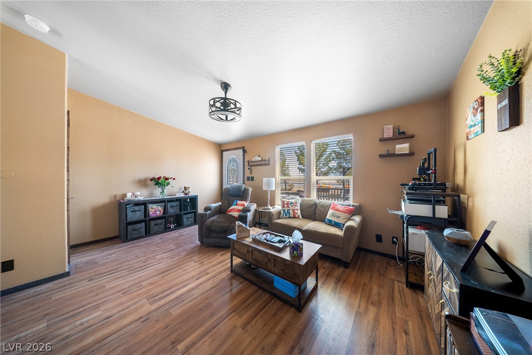 2600 West Gamebird Road Property Photo 10