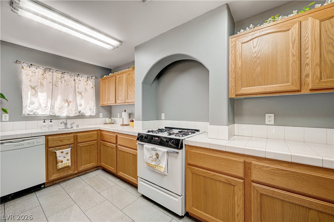 7319 Dicentra Road Property Photo 7