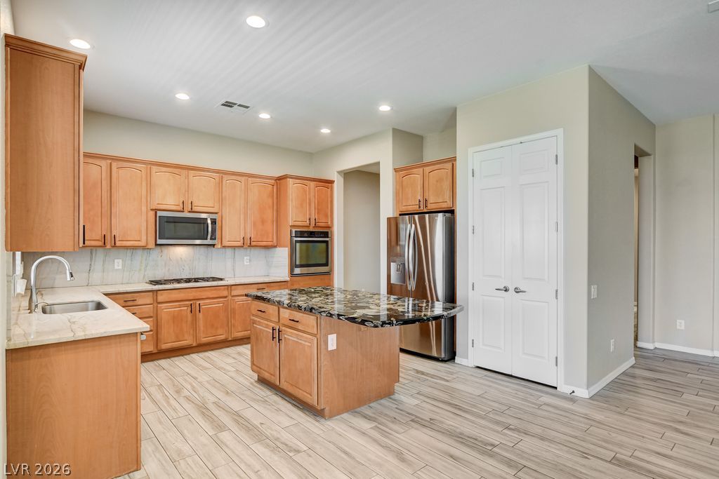 2756 Leys Burnett Avenue Property Photo 15