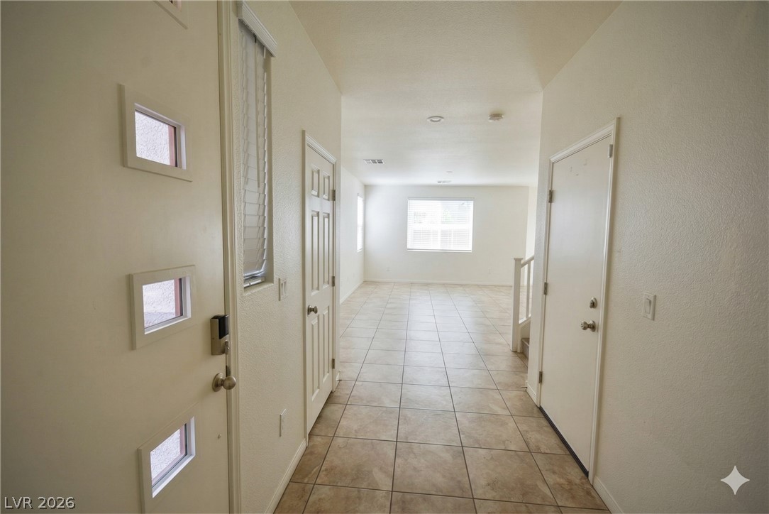 3041 Lake Como Avenue Property Photo 3