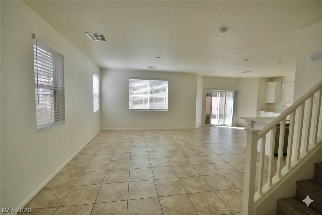 3041 Lake Como Avenue Property Photo 4