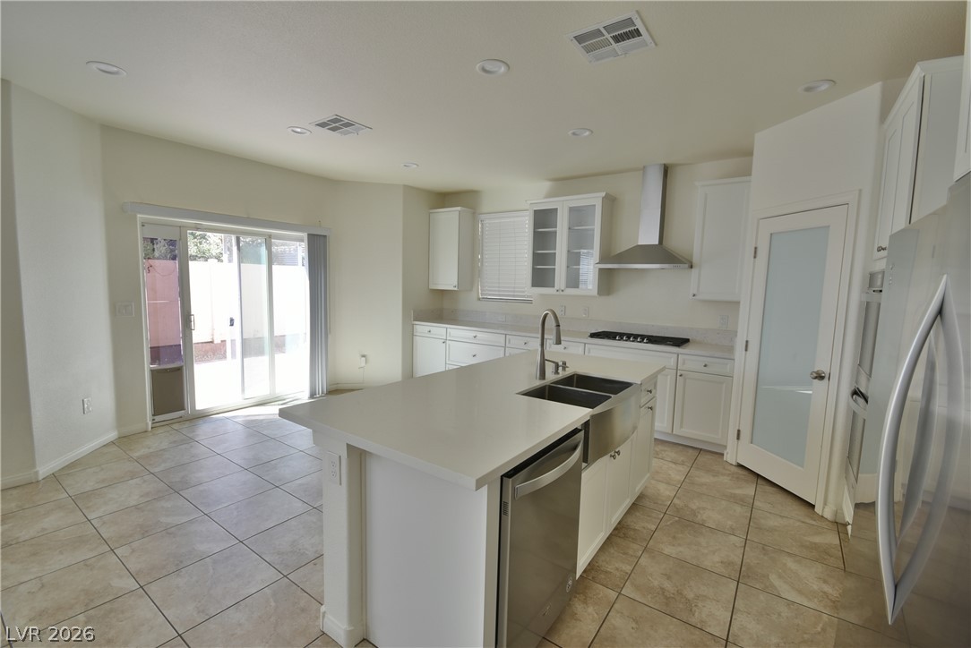 3041 Lake Como Avenue Property Photo 13