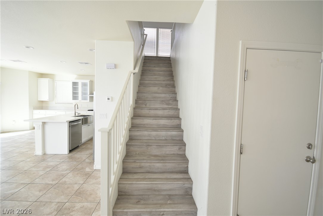 3041 Lake Como Avenue Property Photo 16