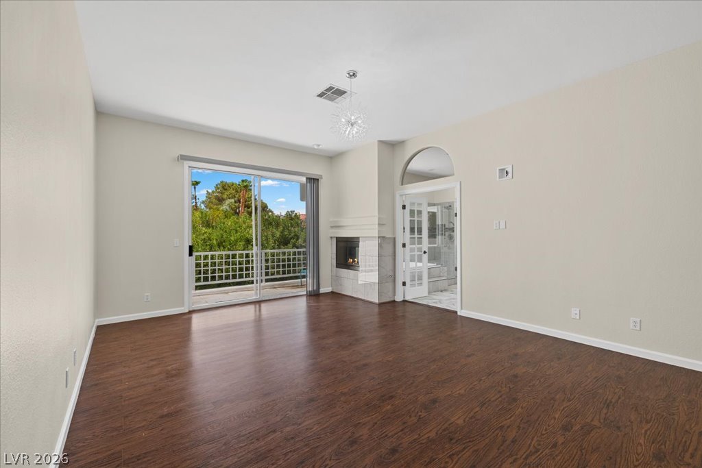 2071 Sutton Way Property Photo 13