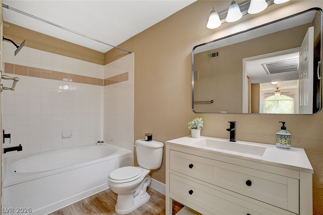 4400 South Jones Boulevard 2057 Property Photo 17