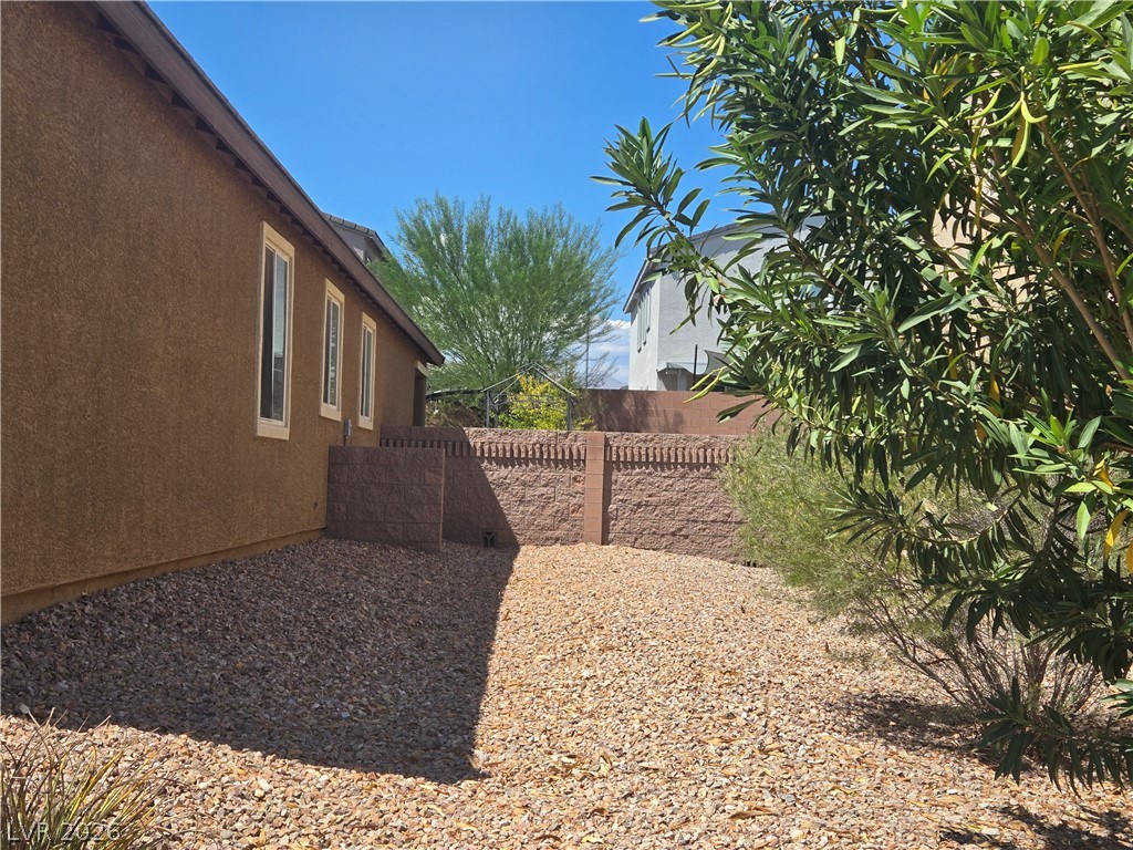 2804 Graceful Grove Avenue Property Photo 2