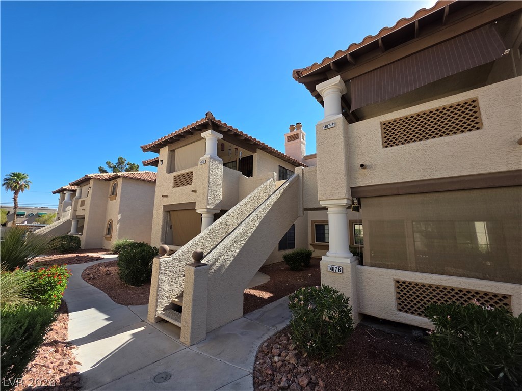 1407 Santa Margarita Street A Property Photo 3