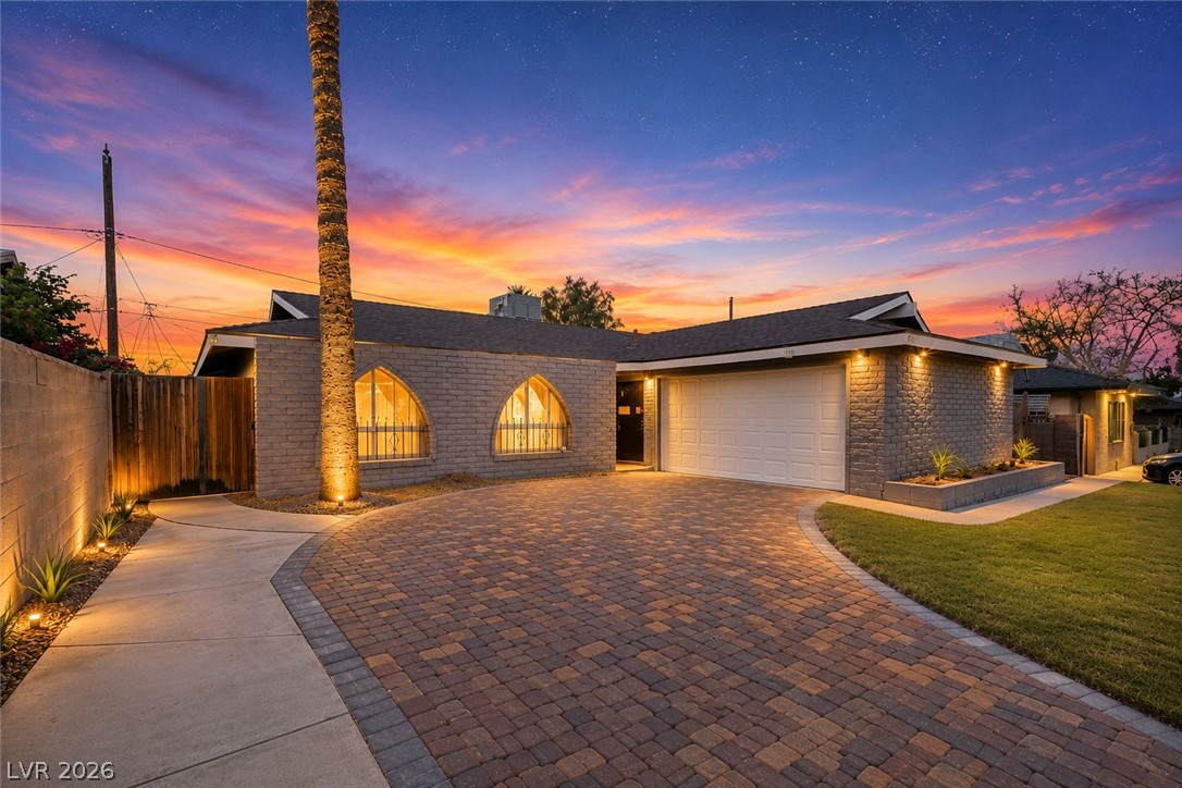 4516 East Flamingo Road Property Photo 1