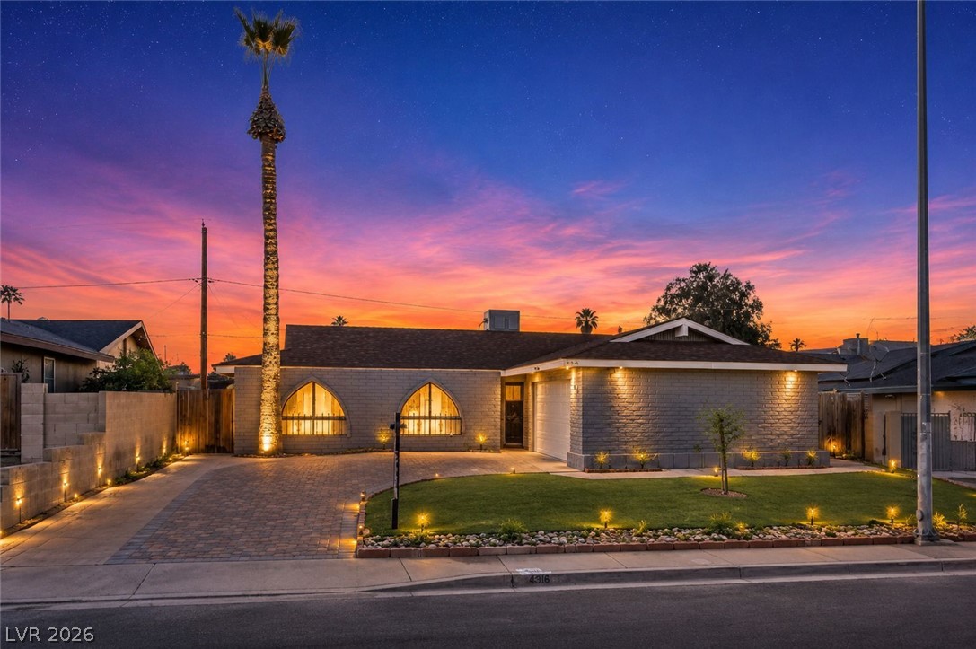 4516 East Flamingo Road Property Photo 3