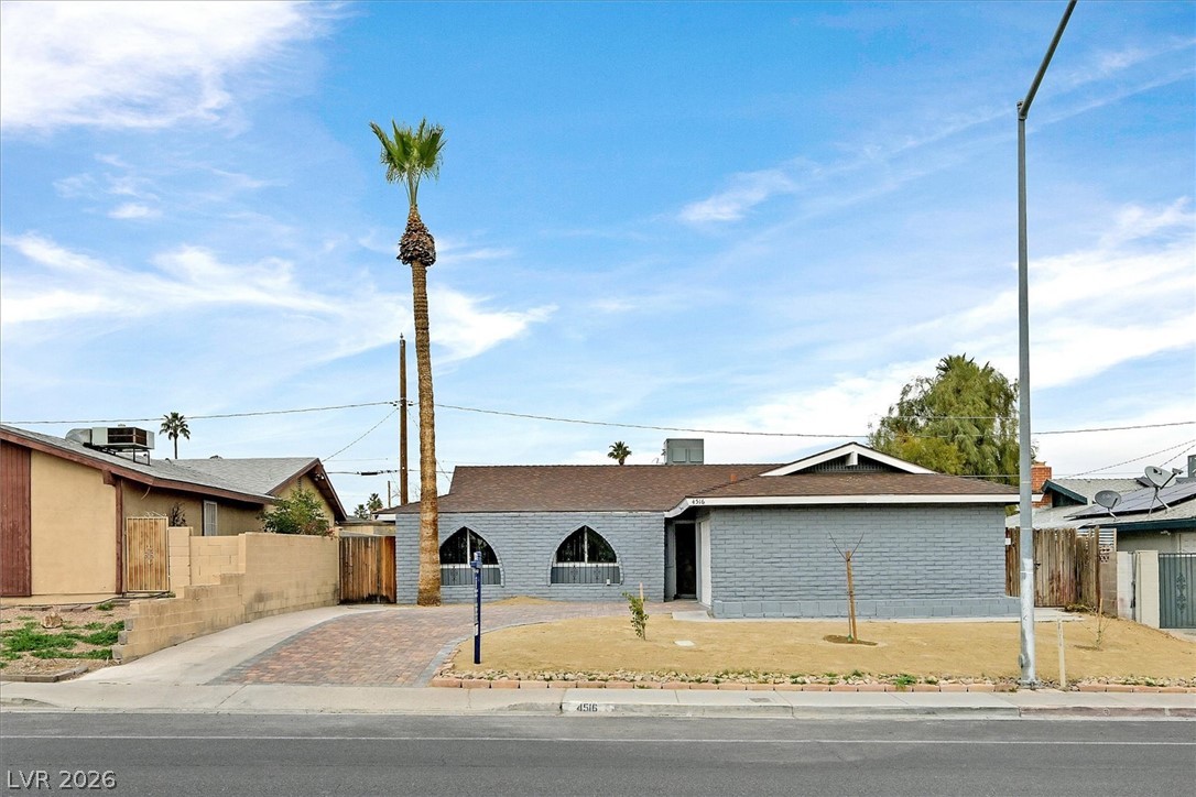 4516 East Flamingo Road Property Photo 4