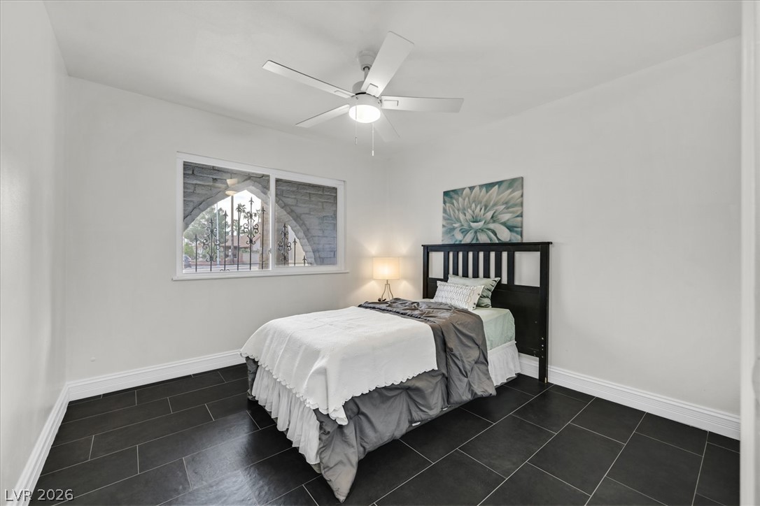 4516 East Flamingo Road Property Photo 13