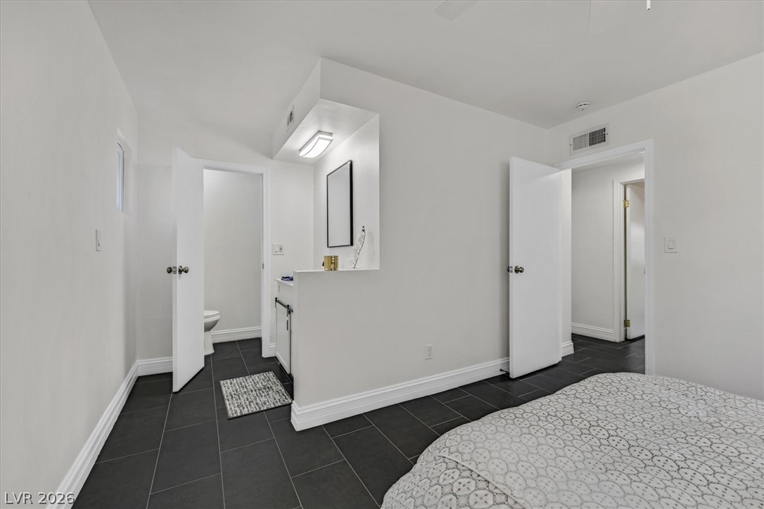 4516 East Flamingo Road Property Photo 18
