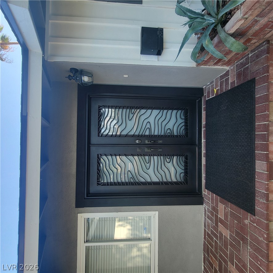 2917 Colanthe Avenue Property Photo 3