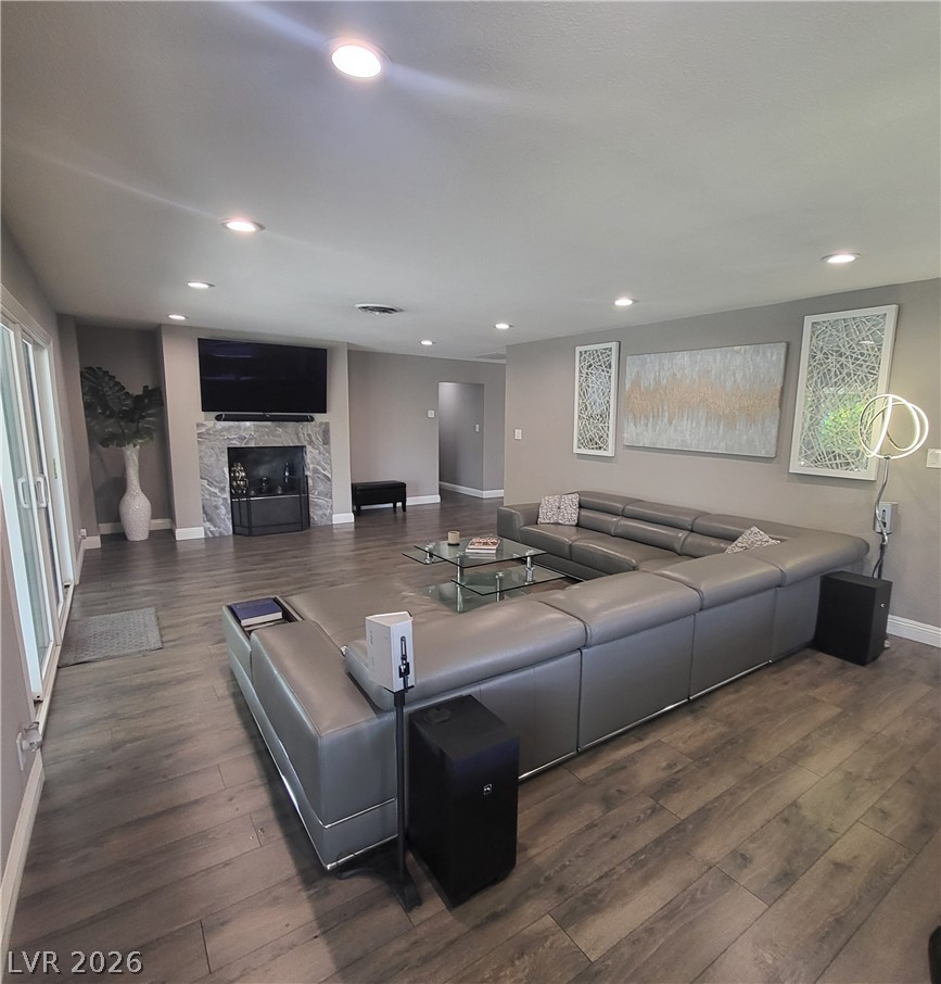 2917 Colanthe Avenue Property Photo 12