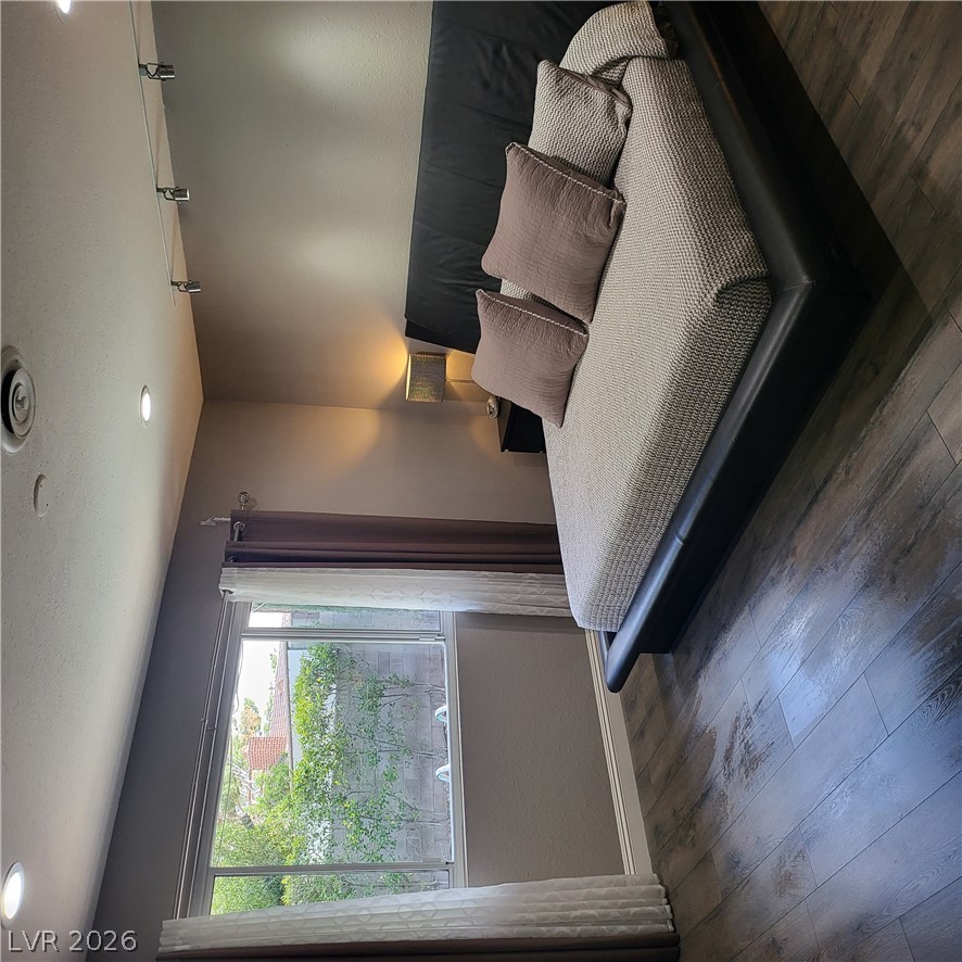 2917 Colanthe Avenue Property Photo 16