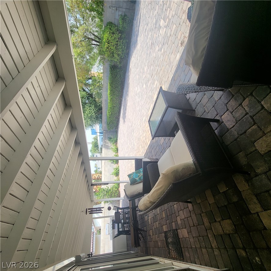 2917 Colanthe Avenue Property Photo 32