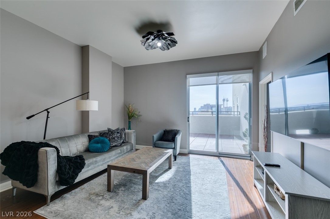 150 Las Vegas Boulevard 807 Property Photo 2