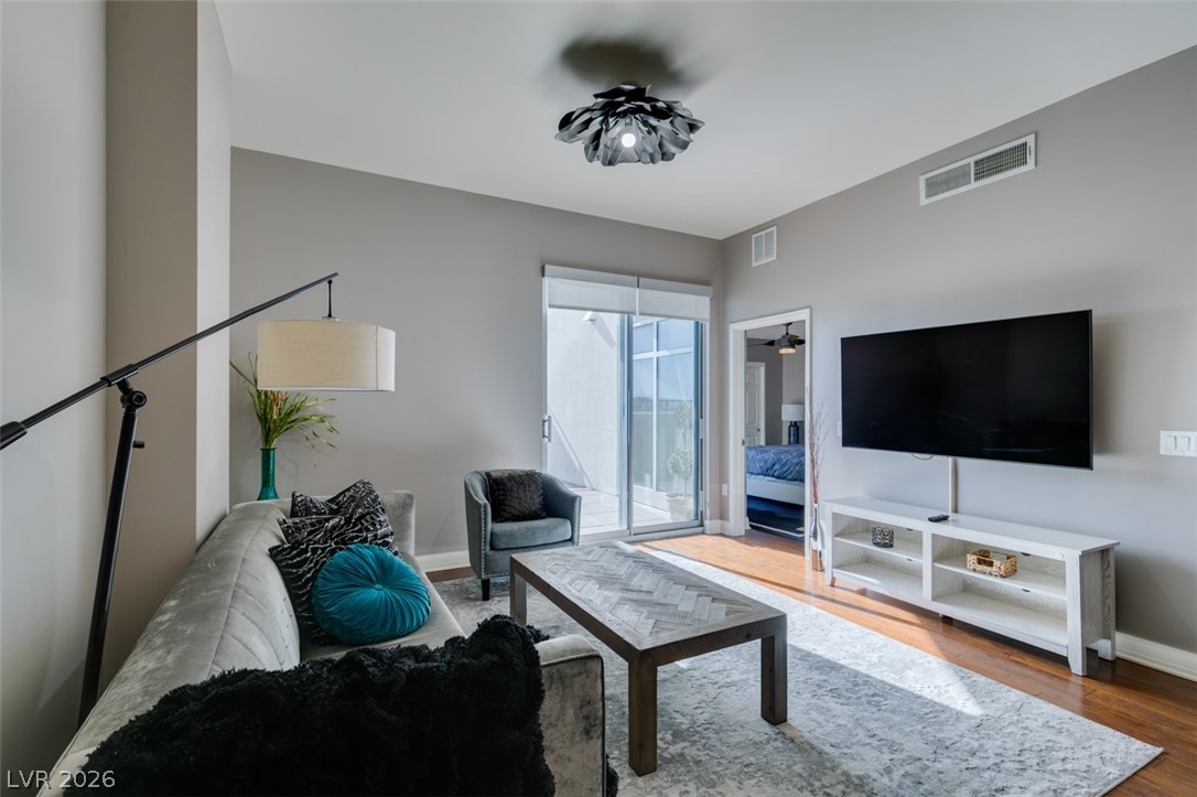 150 Las Vegas Boulevard 807 Property Photo 7