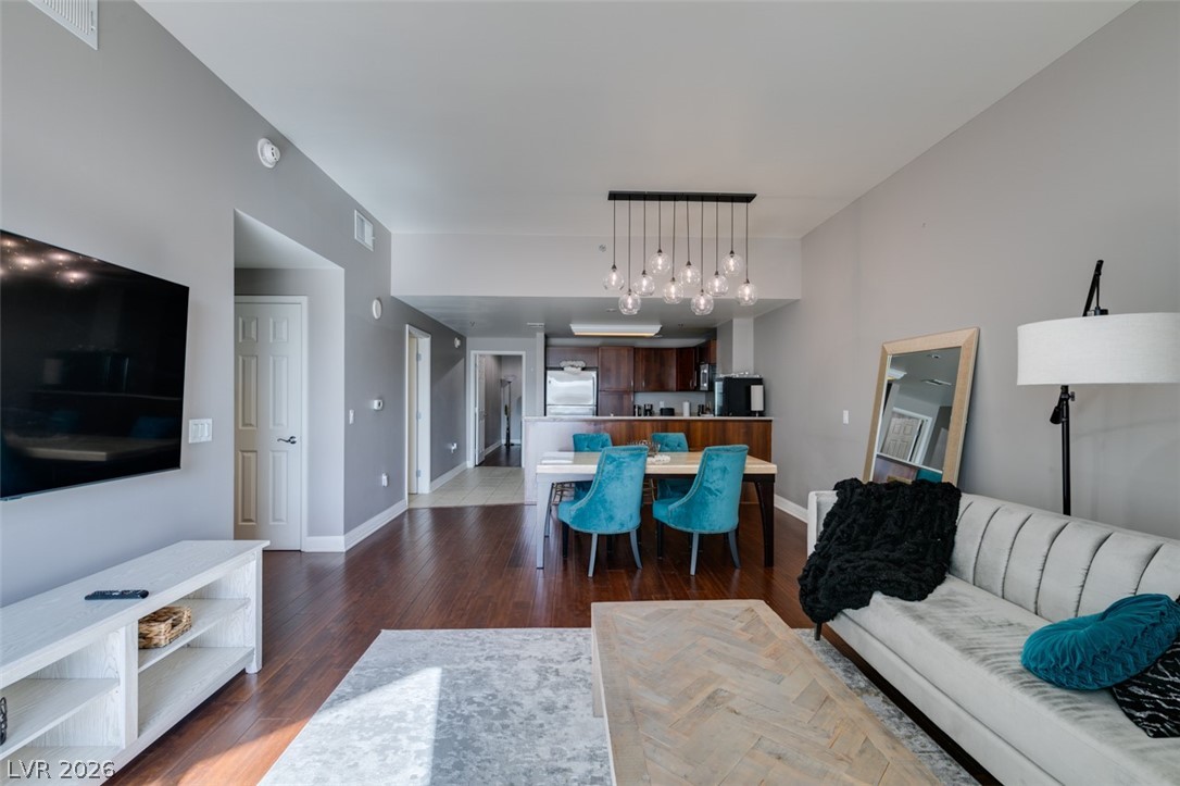150 Las Vegas Boulevard 807 Property Photo 10