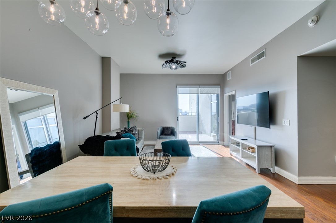 150 Las Vegas Boulevard 807 Property Photo 18