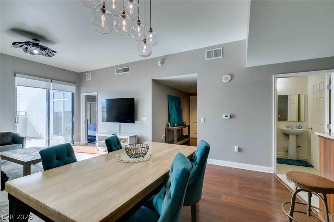 150 Las Vegas Boulevard 807 Property Photo 20