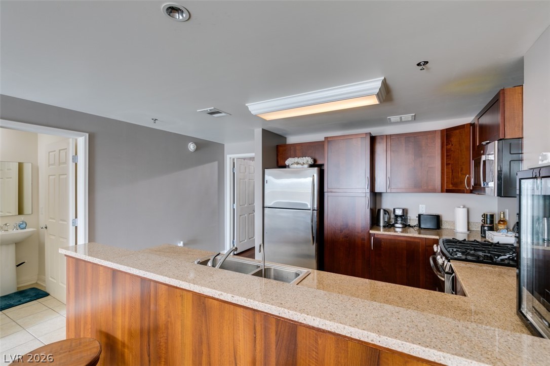 150 Las Vegas Boulevard 807 Property Photo 21