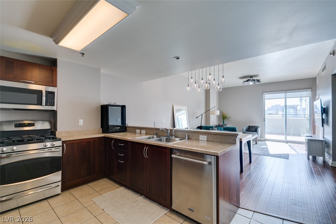 150 Las Vegas Boulevard 807 Property Photo 26