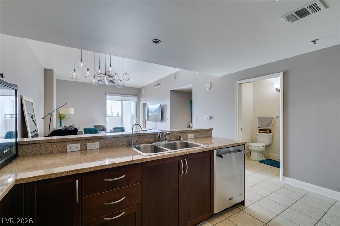 150 Las Vegas Boulevard 807 Property Photo 27