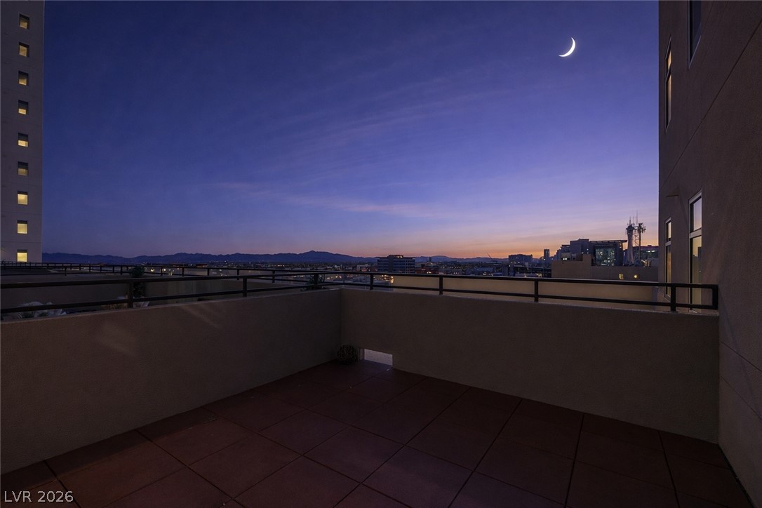 150 Las Vegas Boulevard 807 Property Photo 38