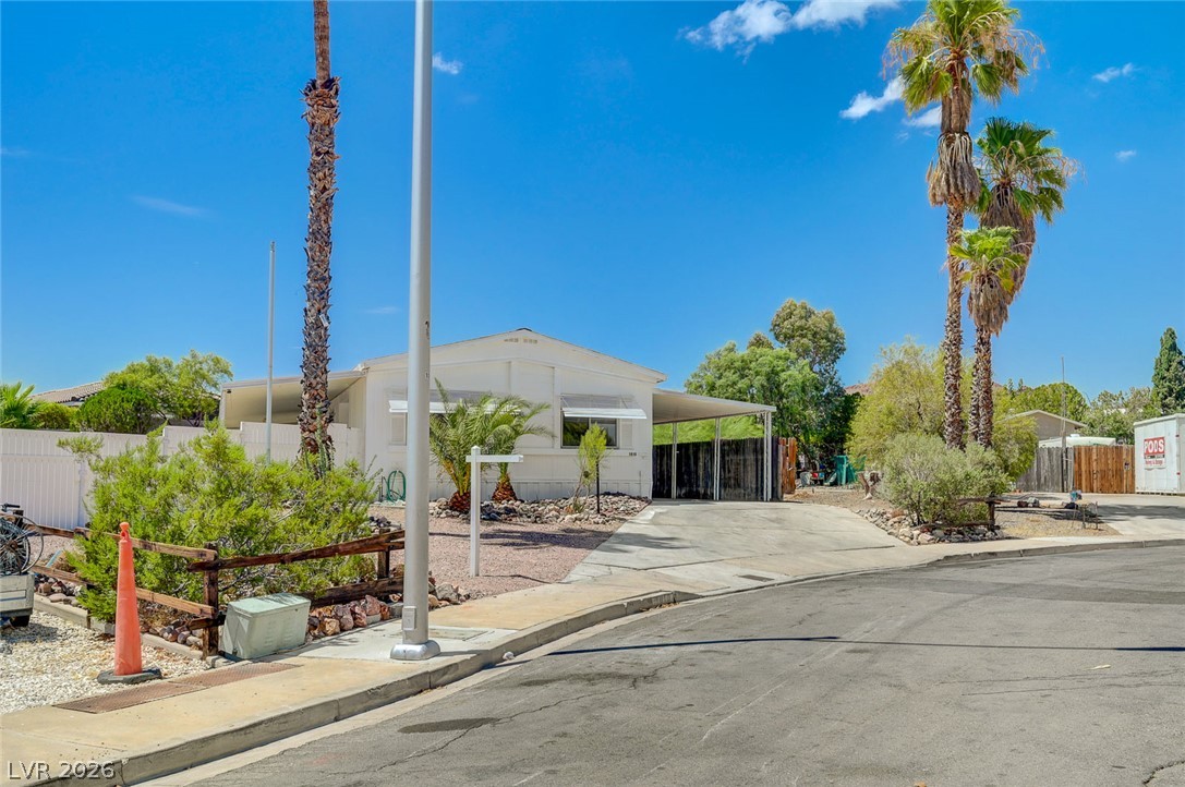 1010 La Mesa Way Property Photo 4